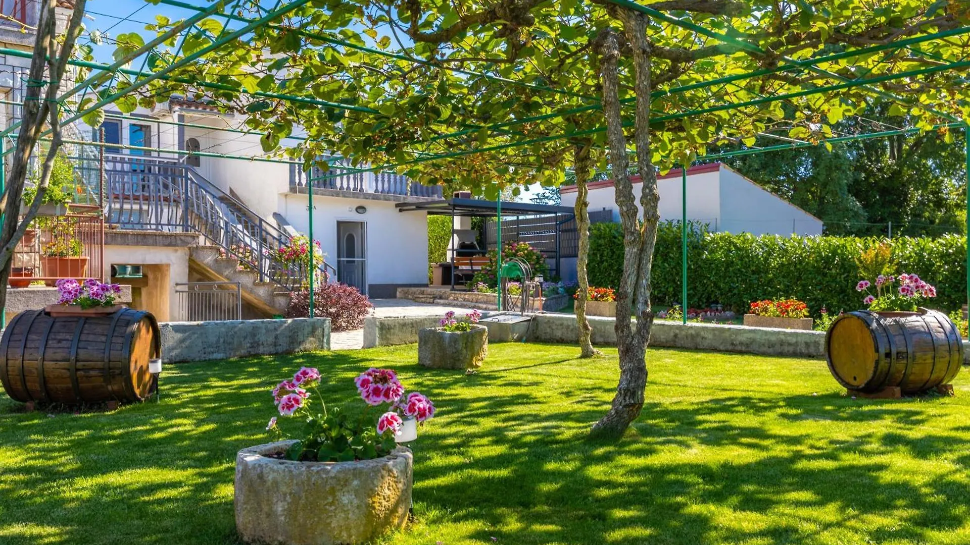 Apartman Luni Sa Bazenom - Malinska, Sveti Anton